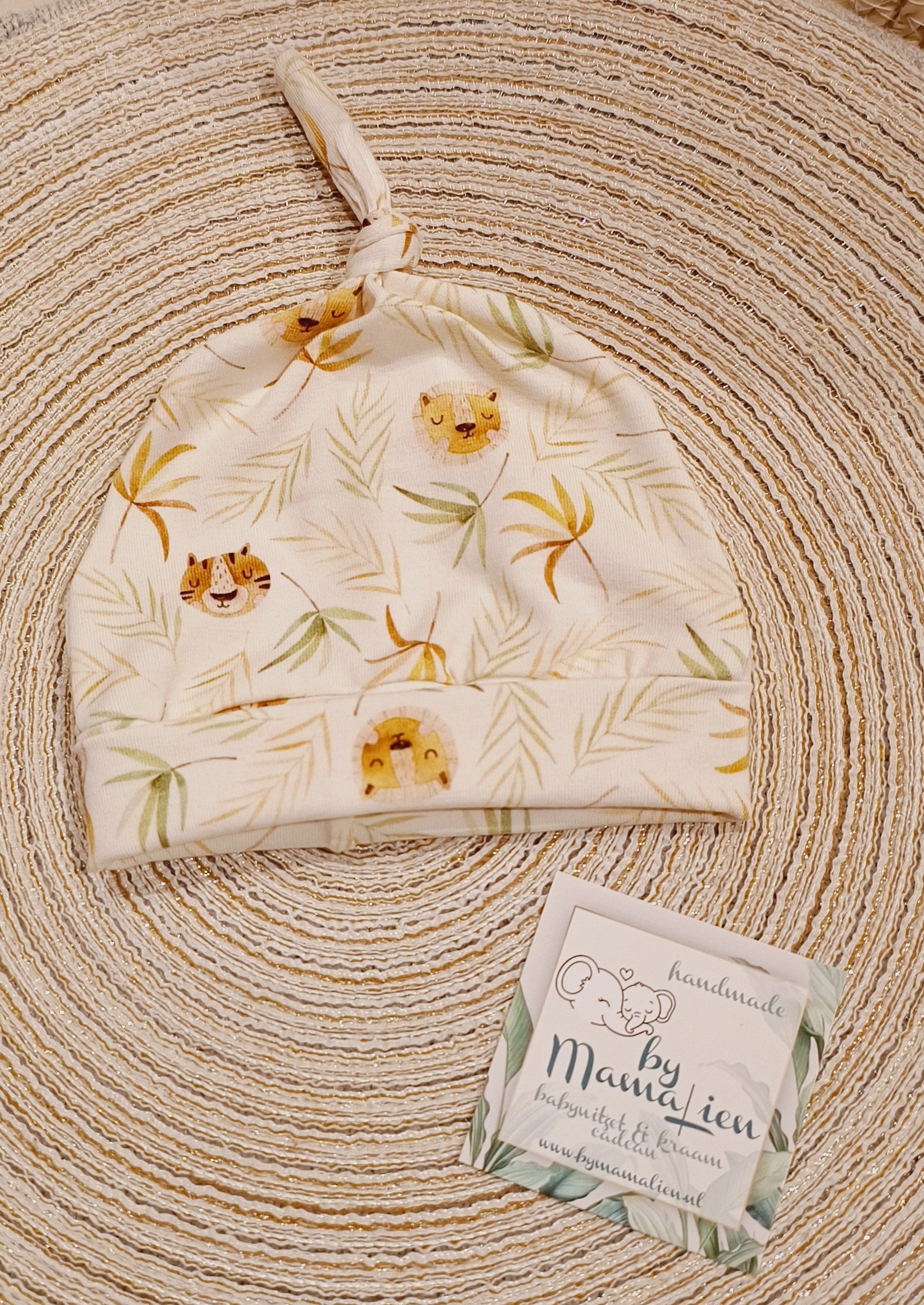 Baby knoopmutsje tijgertjes