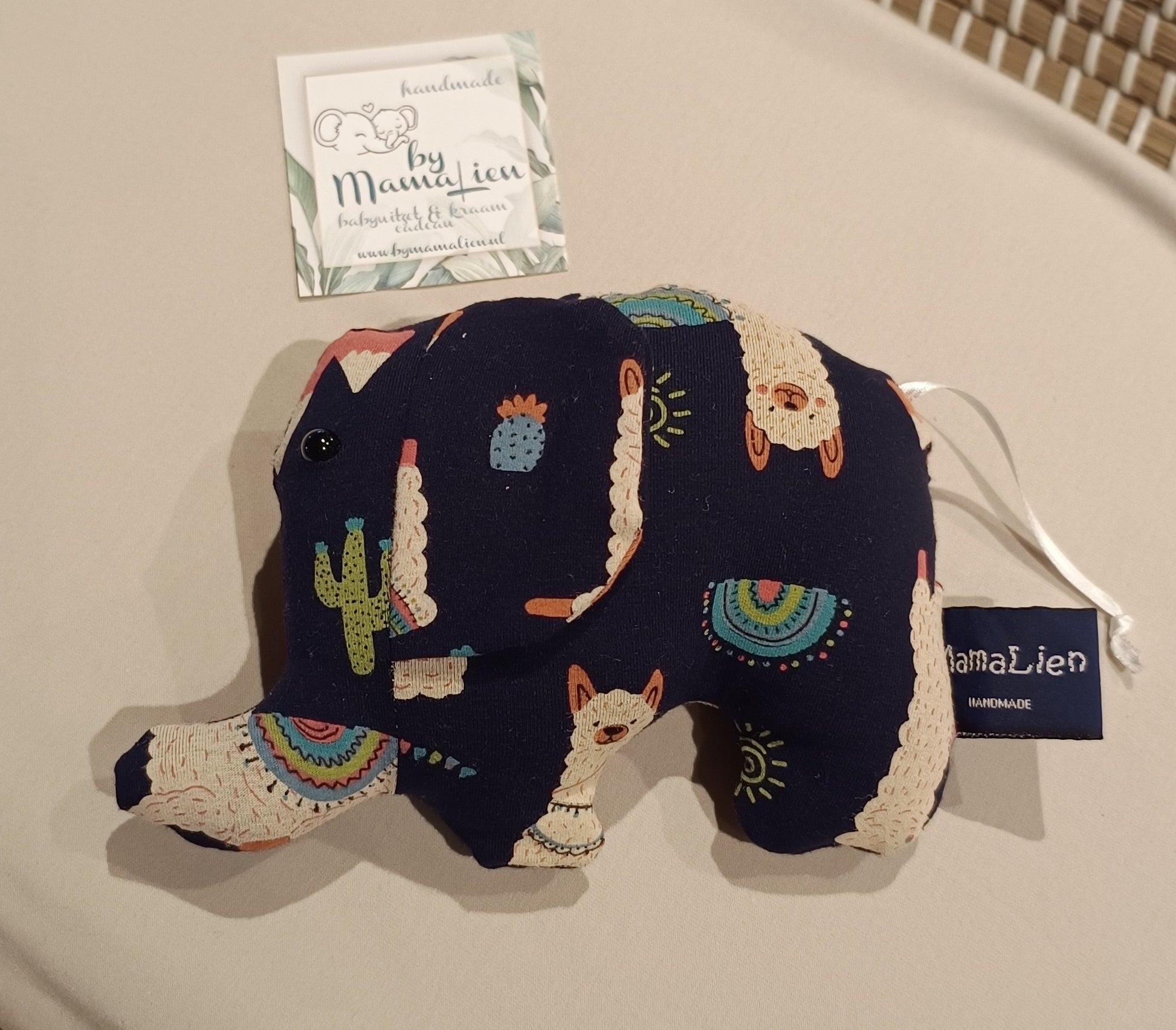 Olifant met print blauwe lama