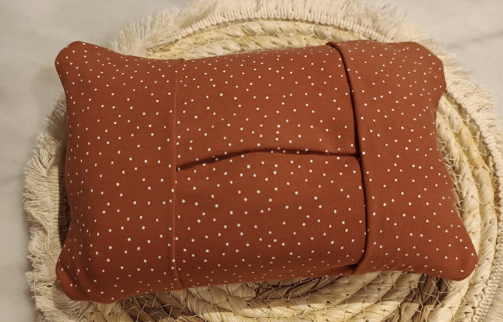 Luier doekjes cover bruin met witte stipjes