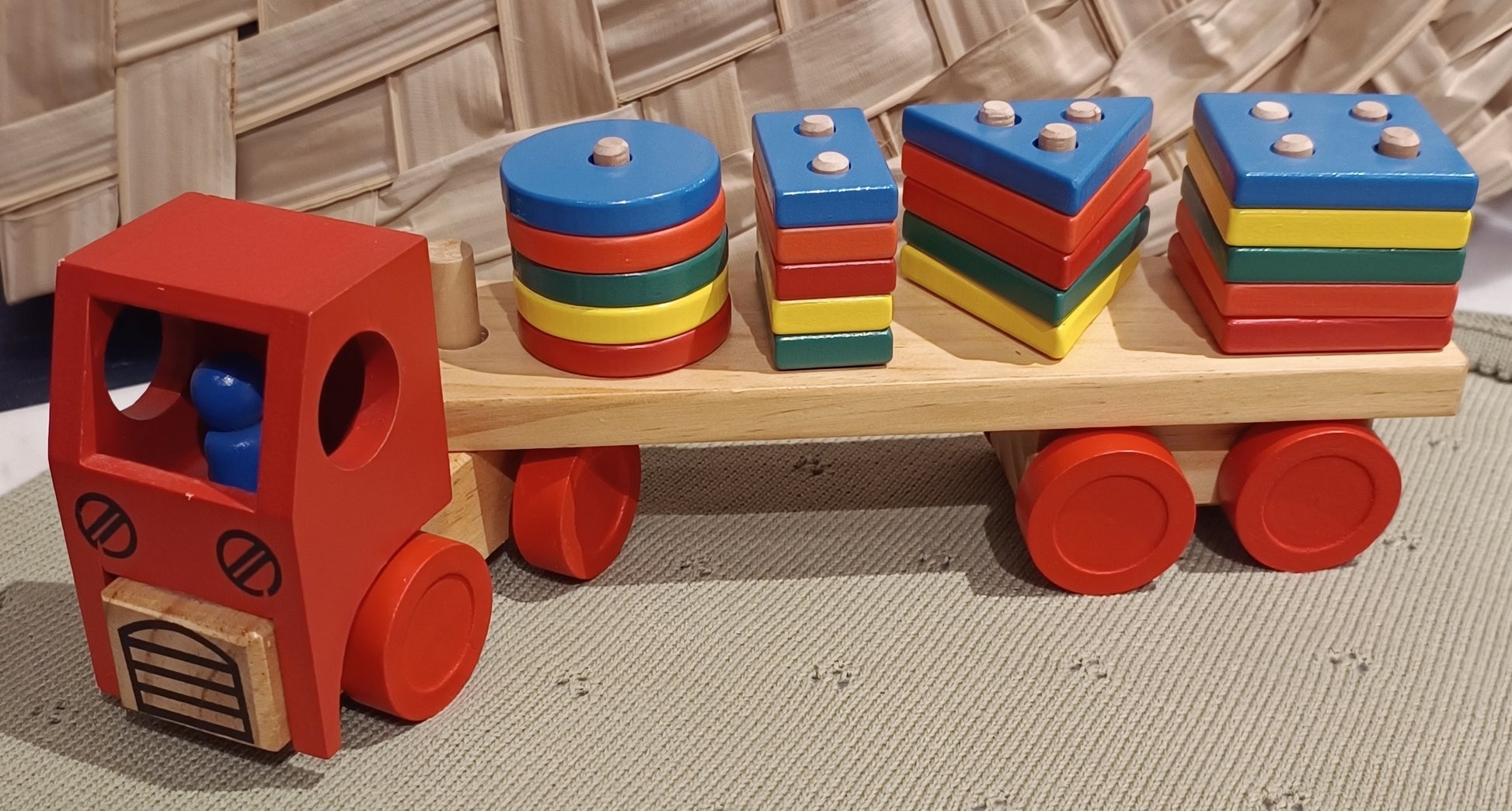 Houten vrachtwagen gekleurde blokjes