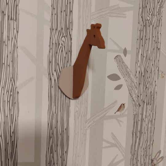 Wandhanger giraffe terra roze