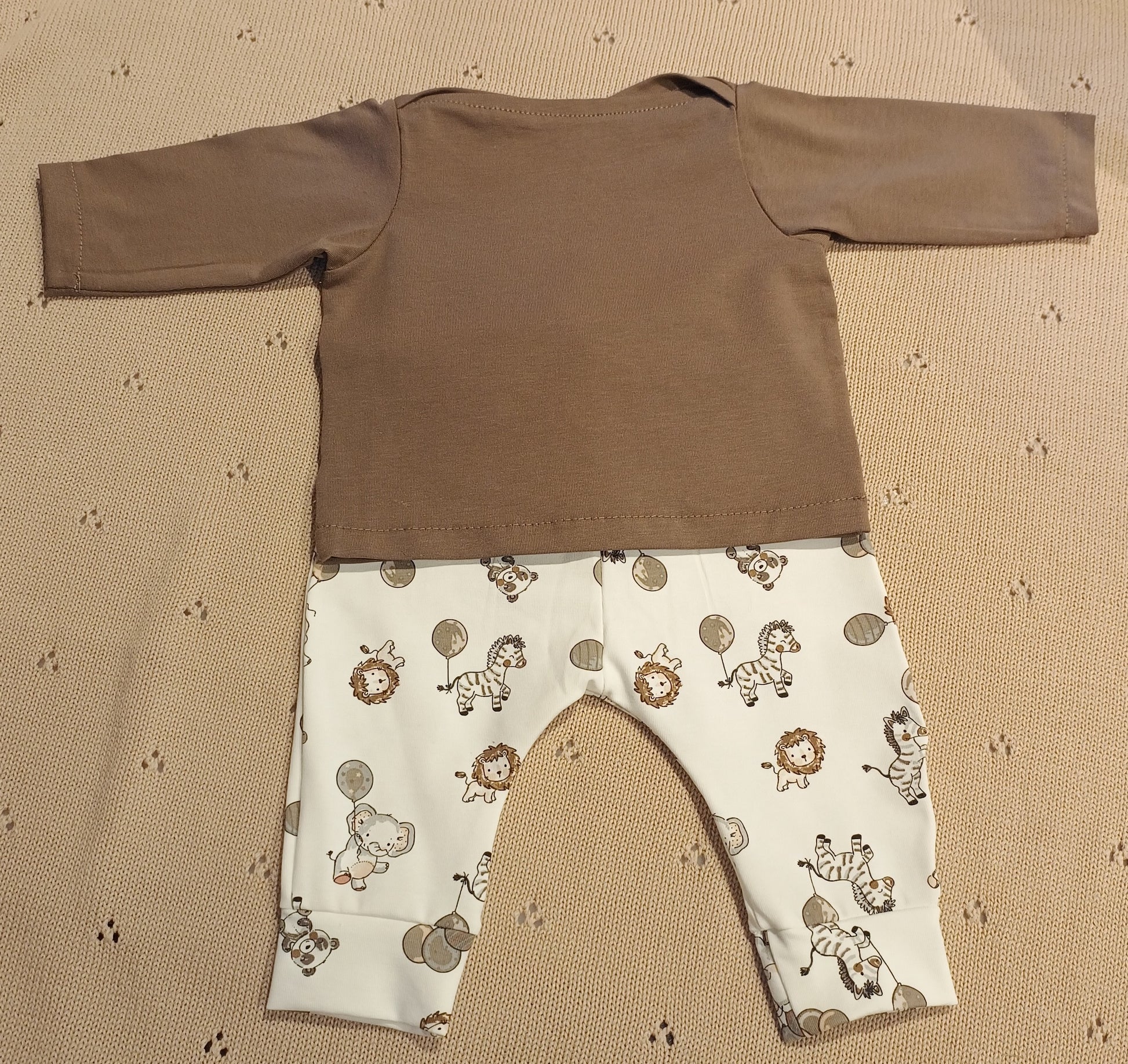 Setje broekje en shirtje bruin baby jungle ballon maat 56