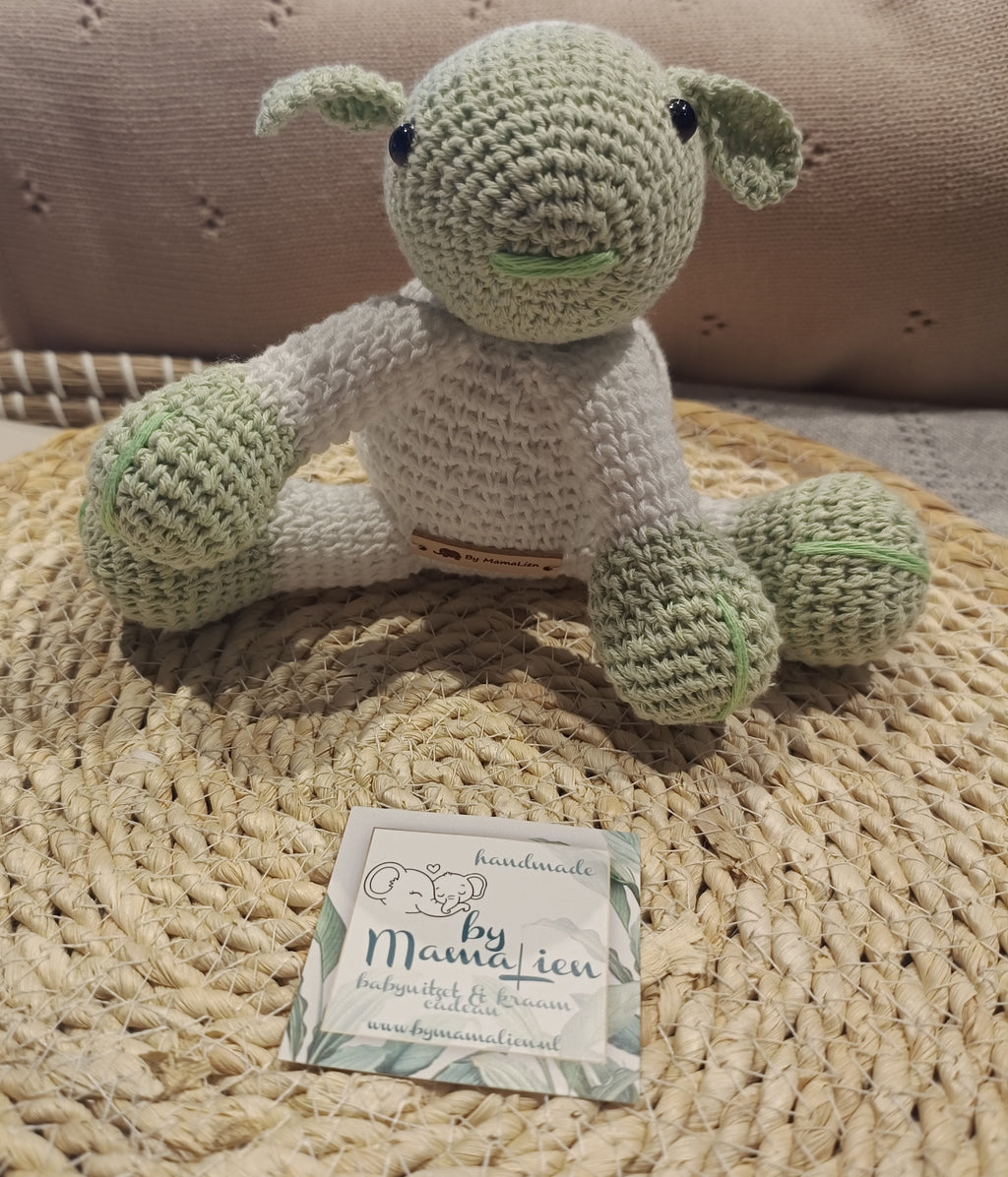 Gehaakt schaapje creme / groen