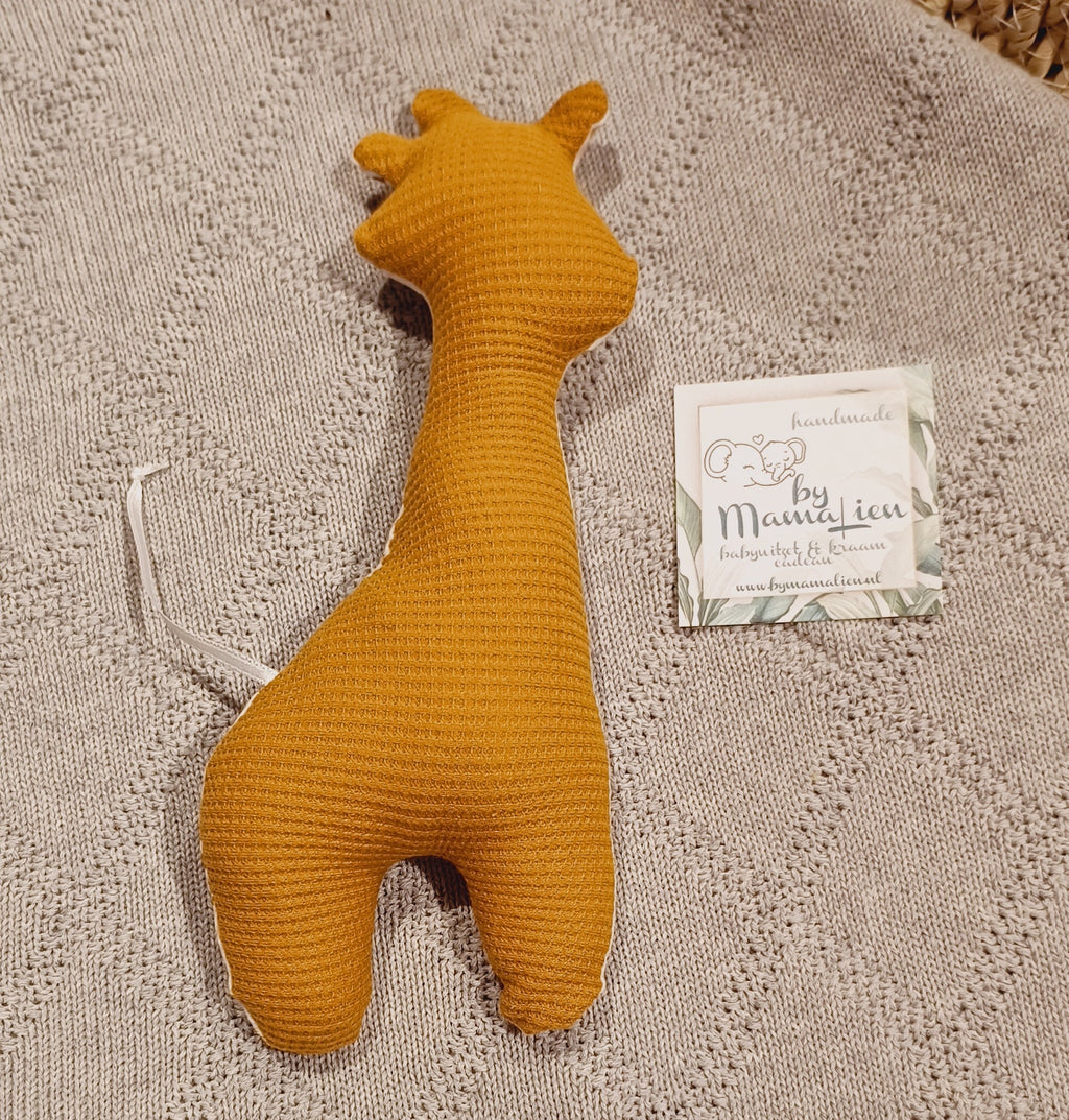 Baby knuffel giraffe gekleurde spetters