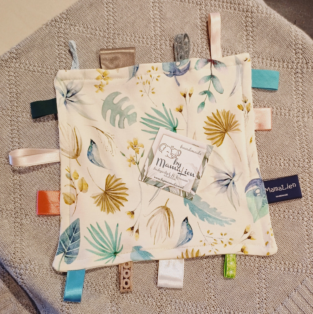 Knuffeldoekje tropical met gekleurde labeltjes