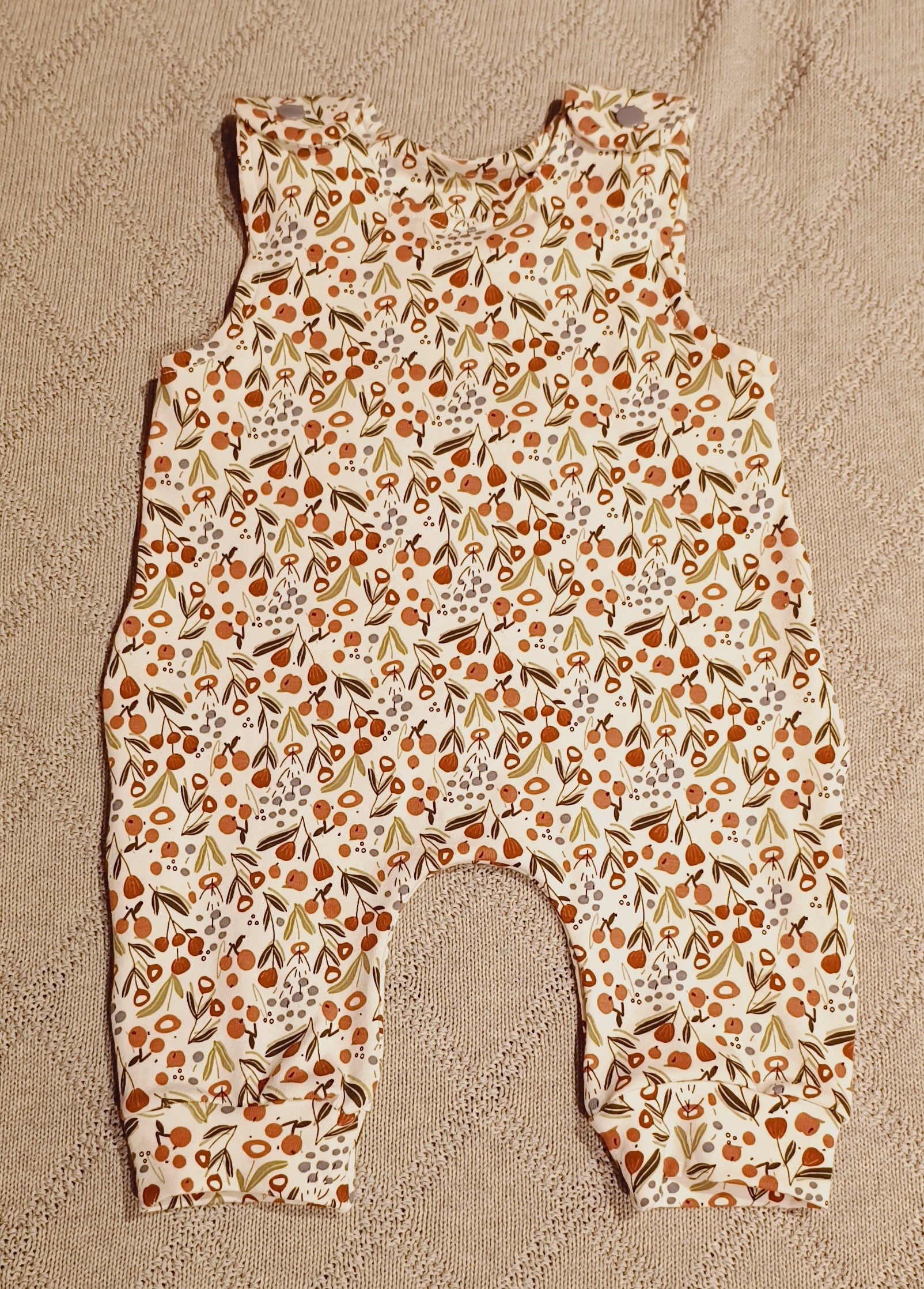 Baby salopette kersjes maat 56