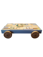 Houten blokkenkar met naam licht blauw pastel