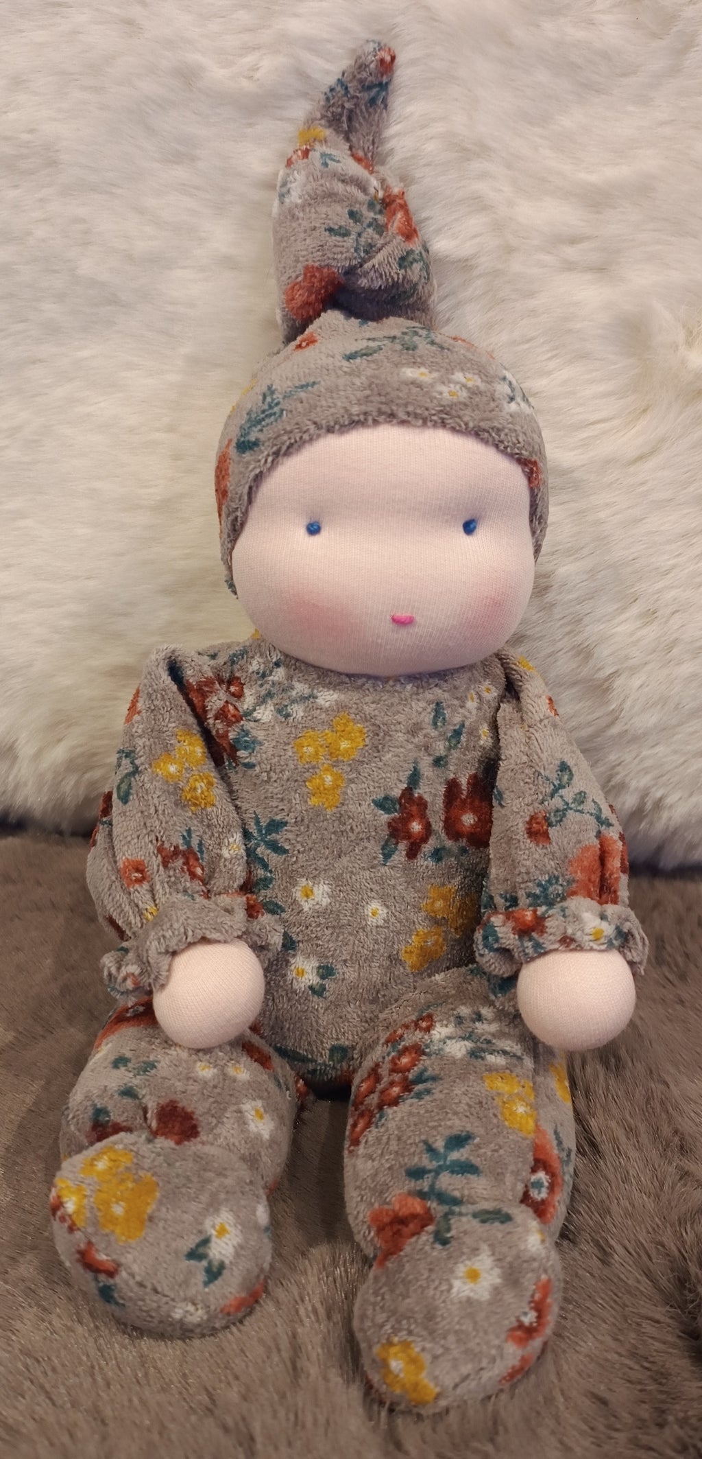 Antroposofische zonnekind / Waldorf pop grijs bewerkt