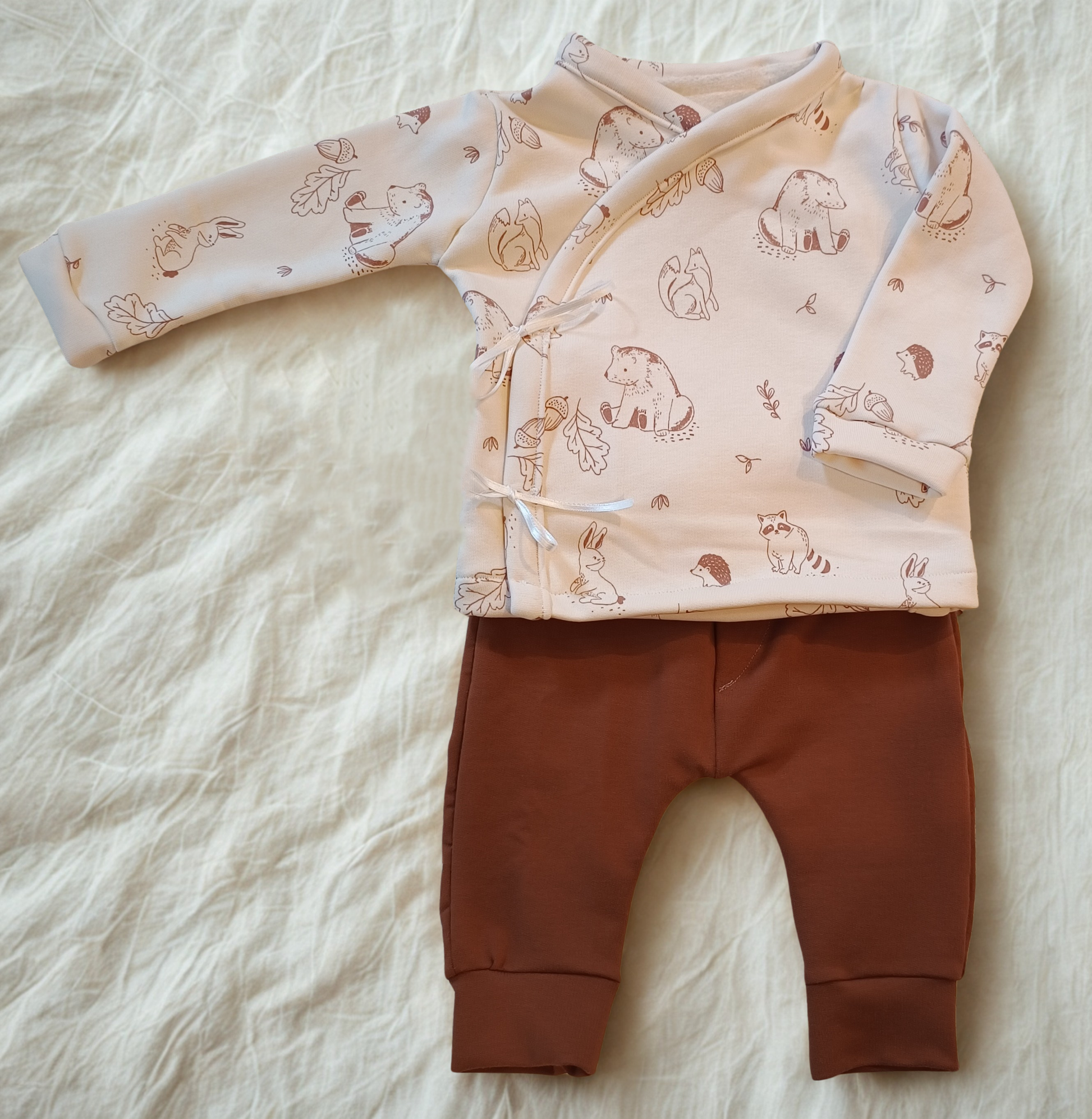 Setje broekje en shirtje sweat stof herfst diertjes bruin broekje maat 62
