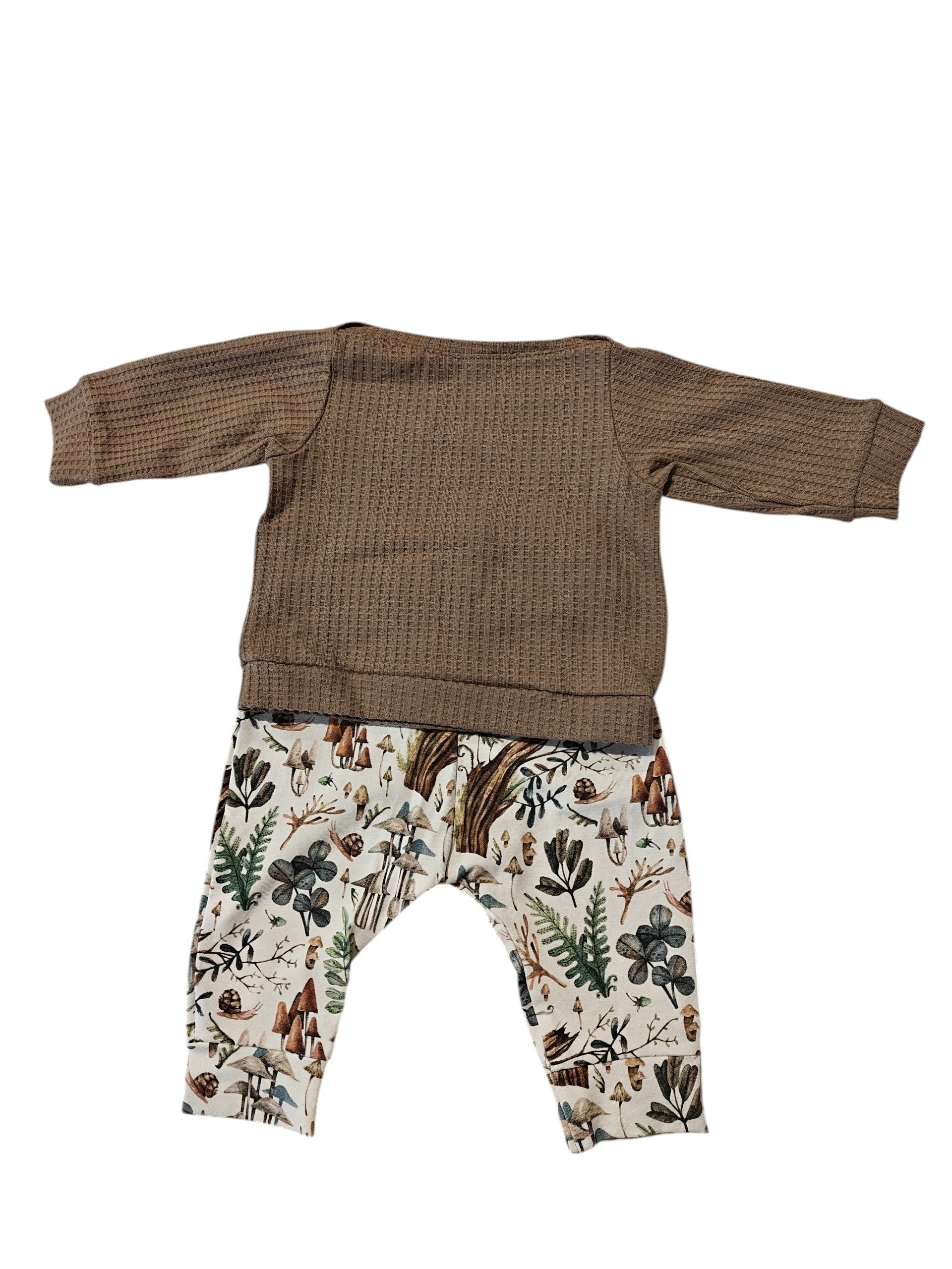 Setje broekje en shirtje bruine wafel herfst maat 56